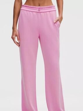 Lululemon pink Softstreme High-Rise Pant *short